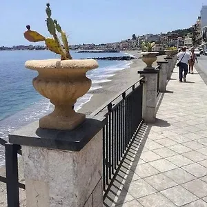 Le Conchiglie Di Venere- Iris , Giardini Naxos Italia